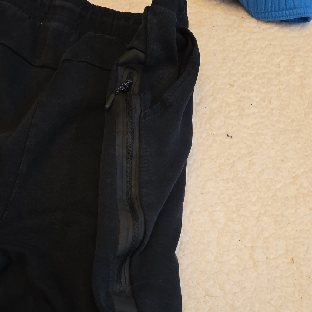 Nike Black Athletic Drawstring Shorts with Subtle Logo - Picture 4 of 4